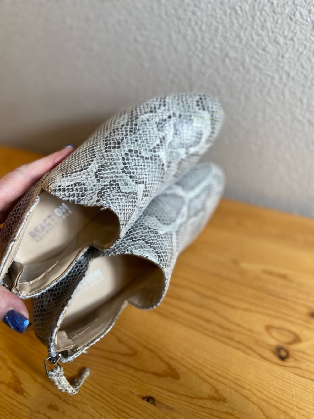 Reaction Kenneth Cole~Textured~Snakeskin~Faux Leather~Block Heel~Bootie~Size 6 - Picture 9 of 15